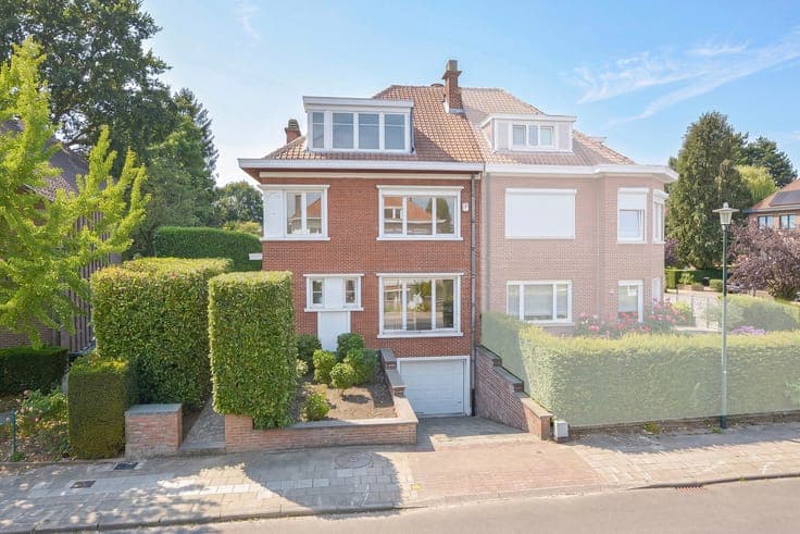 Stockel - Semi detached house in good condition!