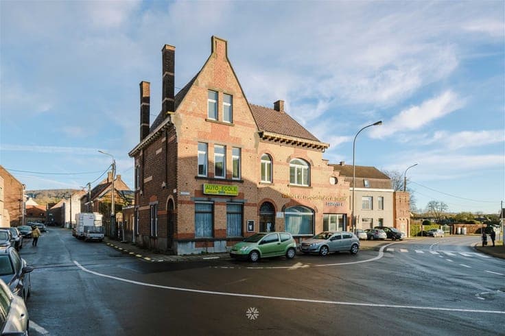 Dubbele woning met enorm renovatie- en investeringspotentiee