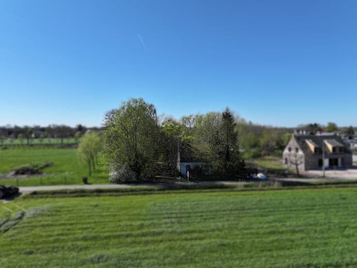 Te slopen woning op landelijk gelegen stuk grond