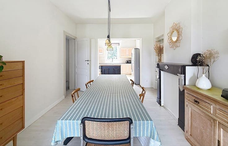 EXCEPTIONAL LOCATION: 4-bedroom house
