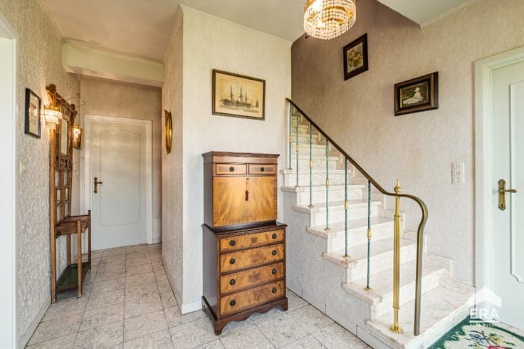 Detached 3-bedroom villa with garden and garage near Aalst