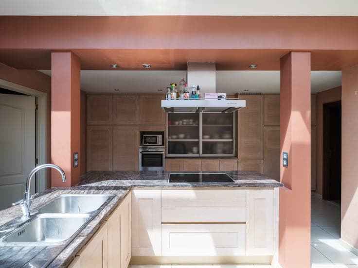 Sint-Amandsberg – Ruime interbellumwoning met 4 slaapkame...