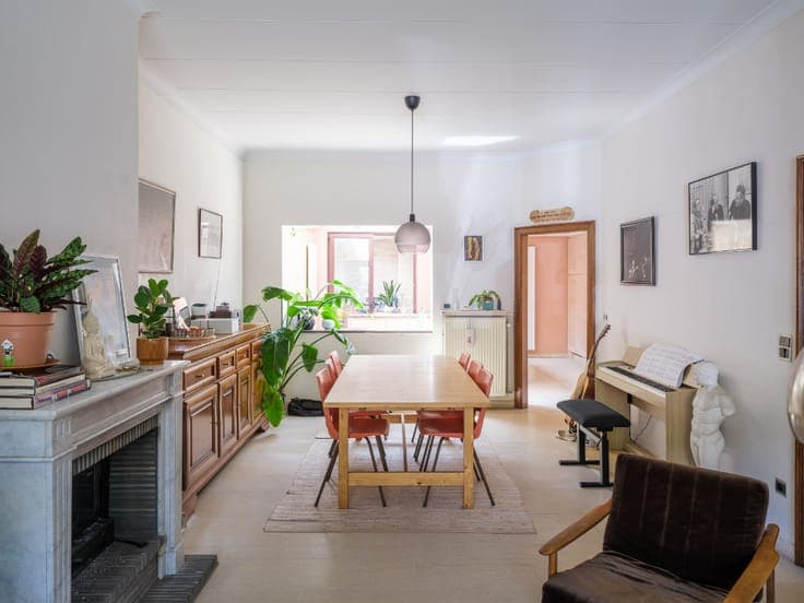Sint-Amandsberg – Ruime interbellumwoning met 4 slaapkame...