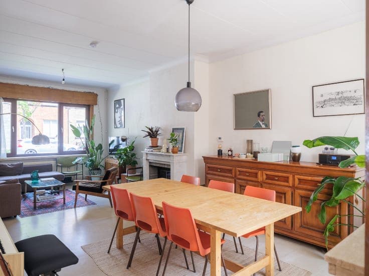 Sint-Amandsberg – Ruime interbellumwoning met 4 slaapkame...