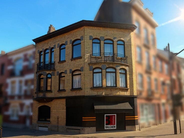 LAEKEN: Commercial property with duplex