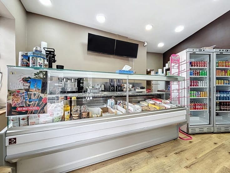 LAEKEN: Commercial property with duplex