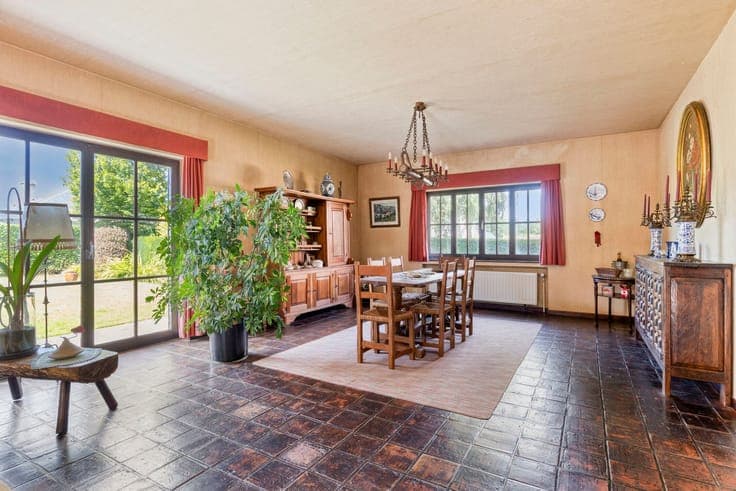 Characterful villa in a very quiet and residential, Dilbeek.