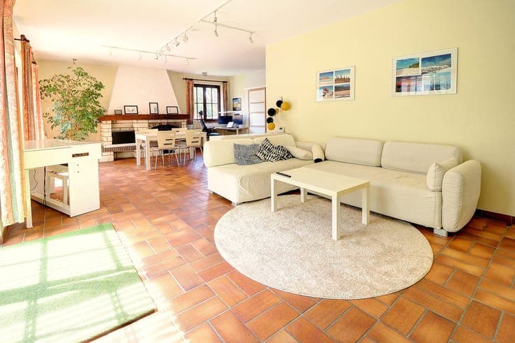 Villa: 174 m², 3 bdr + walk-in wardrobe + cellars + garage