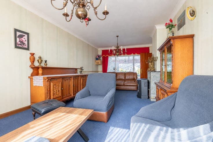 Goed gelegen woning in Lombardsijde met uitgebreide mogel...