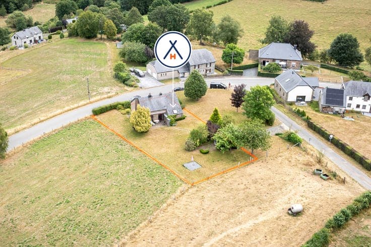 Nature, Space & Large Garage in Opont
