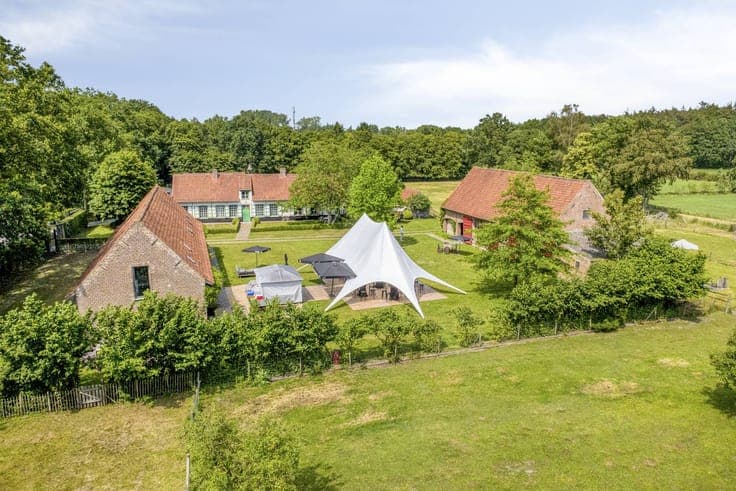 Idyllic farm with two holiday homes in Beernem
