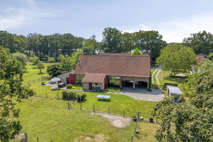 Idyllic farm with two holiday homes in Beernem