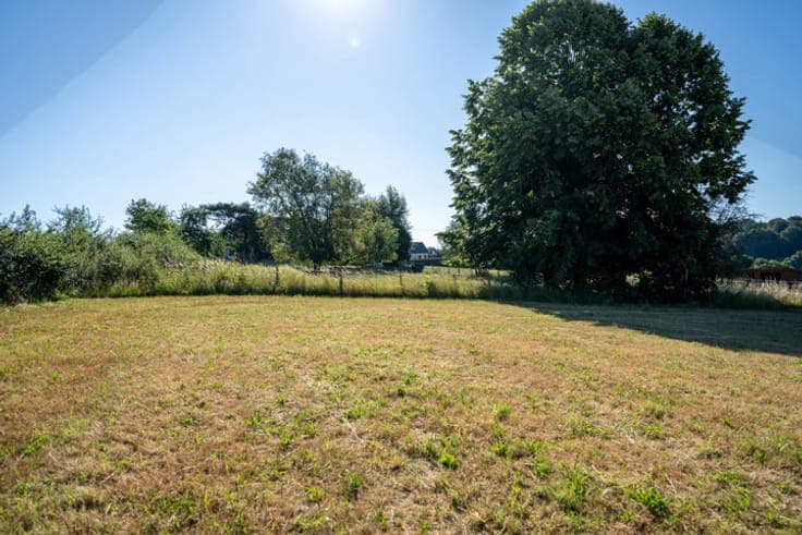 House with 6,000 m² of land and panoramic valley views