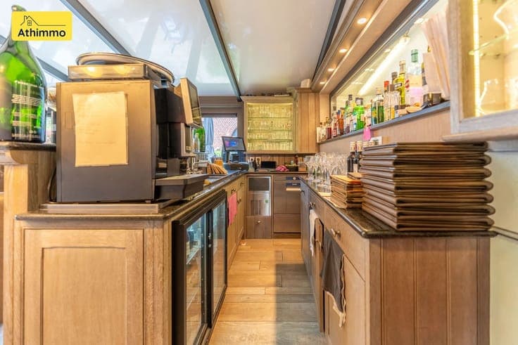 Propriété RARE - restaurant au rez et appartement à l'étage