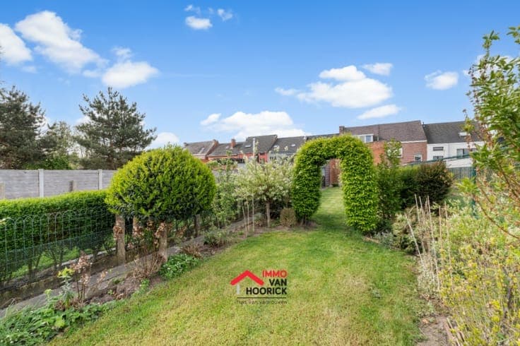 Ruime woning 3 slaapkamers - tuin op 360m²