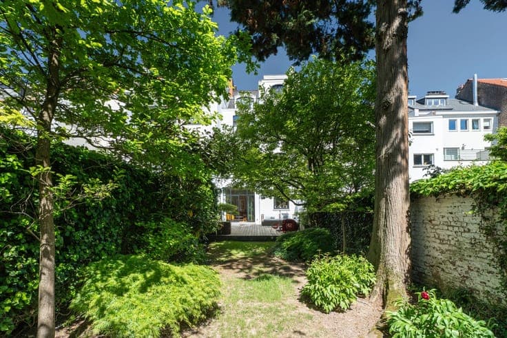 Place Brugmann – Magnificent townhouse with south-facing gar