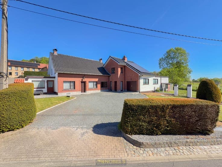Te koop, Uiterst ruime 2-woonst met garage en tuin nabij ...