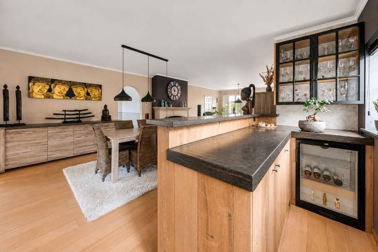 EXCLUSIEVE VILLA MET HOOGWAARDIGE AFWERKING IN RUSTIGE WO...