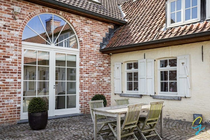 Charming farmhouse with spacious grounds in Herzele