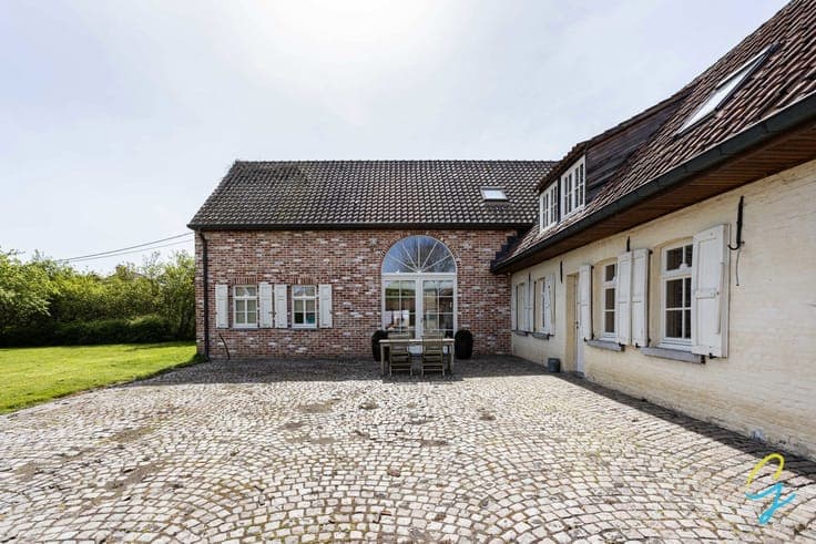 Charming farmhouse with spacious grounds in Herzele
