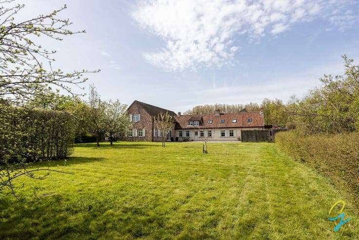 Charming farmhouse with spacious grounds in Herzele