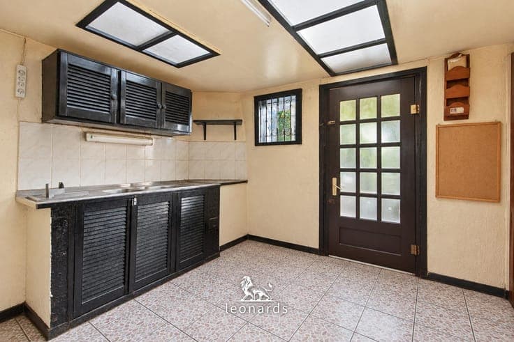 Family home to renovate in a great location in Mouscron