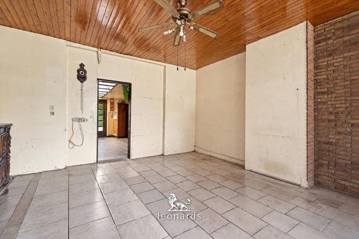 Family home to renovate in a great location in Mouscron