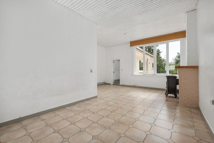 Family home with garden in Kallo