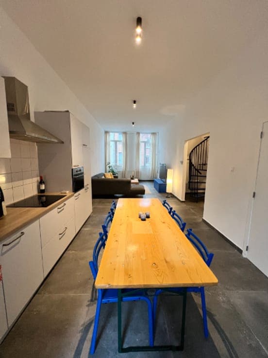 Karaktervolle woning met 4 slaapkamers, 2 badkamers en ve...