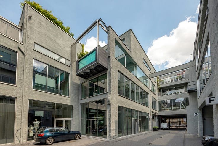 LUXUEUZE LOFT (341m²) MET TUIN (200m²), ZWEMBAD EN SAUNA ...