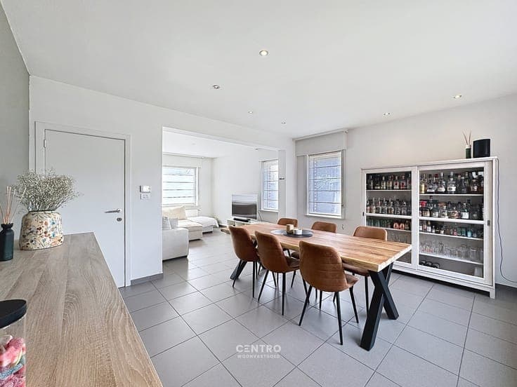 INSTAPKLARE woning met 4 slpks en ZUIDger. tuin!