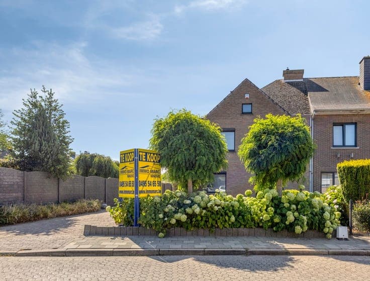 Prachtige driegevel woning met 4 slaapkamers gelegen in e...