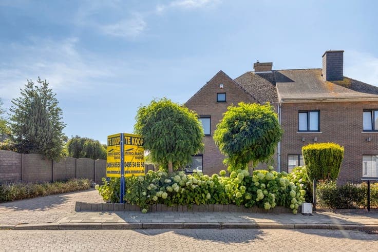 Prachtige driegevel woning met 4 slaapkamers gelegen in e...
