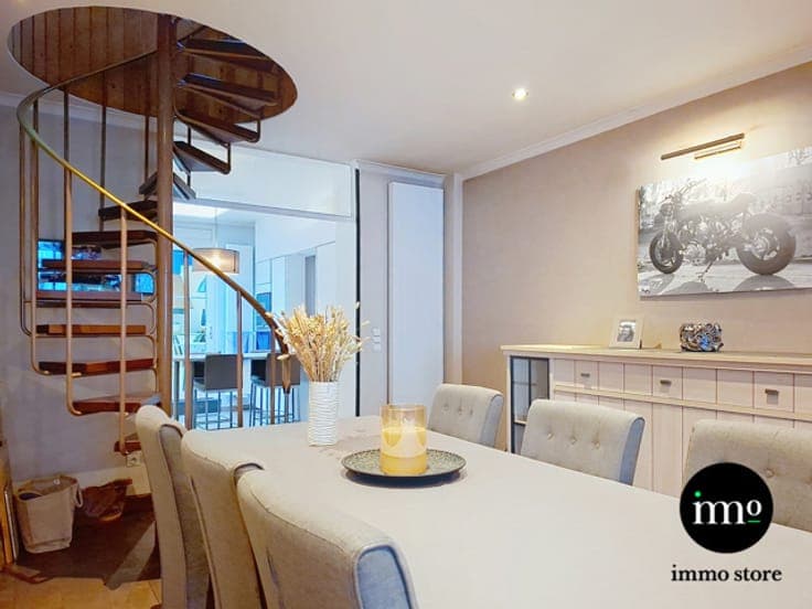 Unique single-family home with workshop and garage