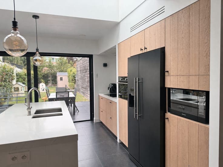 4-Bedroom Modern House with Garden & Terrace