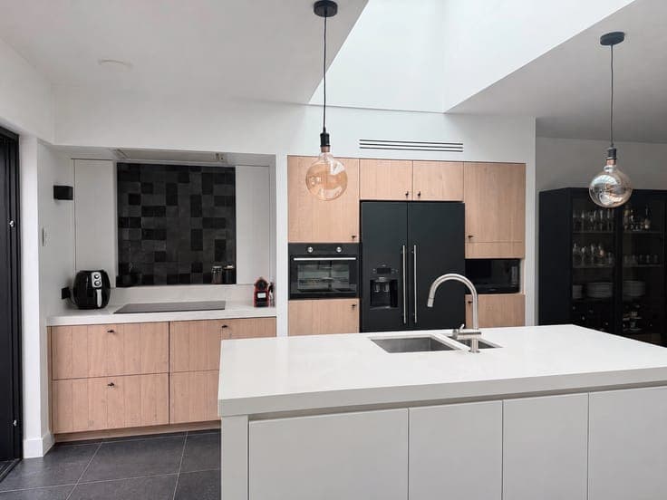 4-Bedroom Modern House with Garden & Terrace
