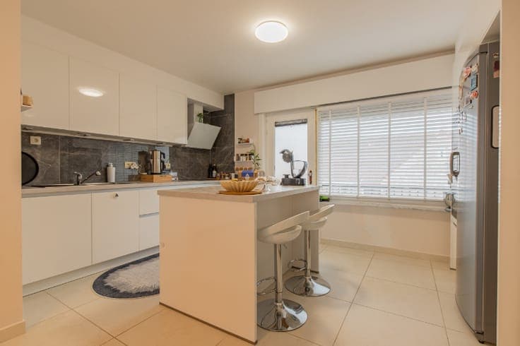 High-quality renovated family home (4 bedrooms) with gara...
