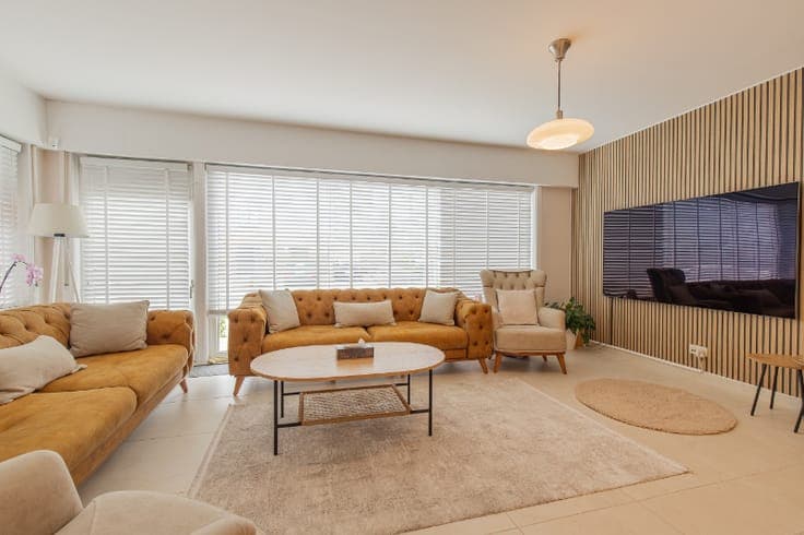 High-quality renovated family home (4 bedrooms) with gara...