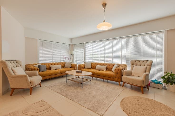 High-quality renovated family home (4 bedrooms) with gara...