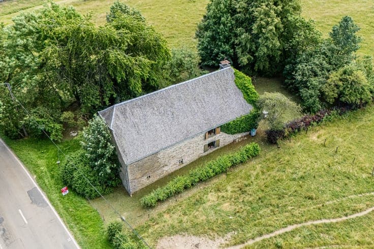 Stone Farmhouse to Renovate with Barn – Léglise