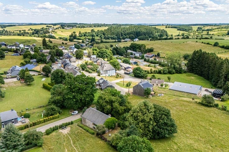 Stone Farmhouse to Renovate with Barn – Léglise