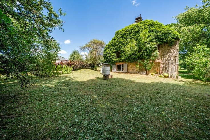 Stone Farmhouse to Renovate with Barn – Léglise