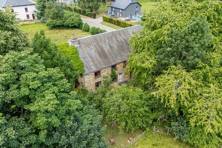 Stone Farmhouse to Renovate with Barn – Léglise