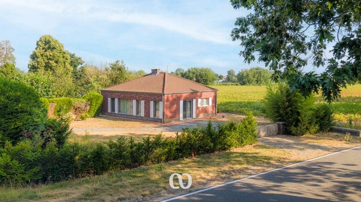 Renovated house with stunning views over agricultural area.