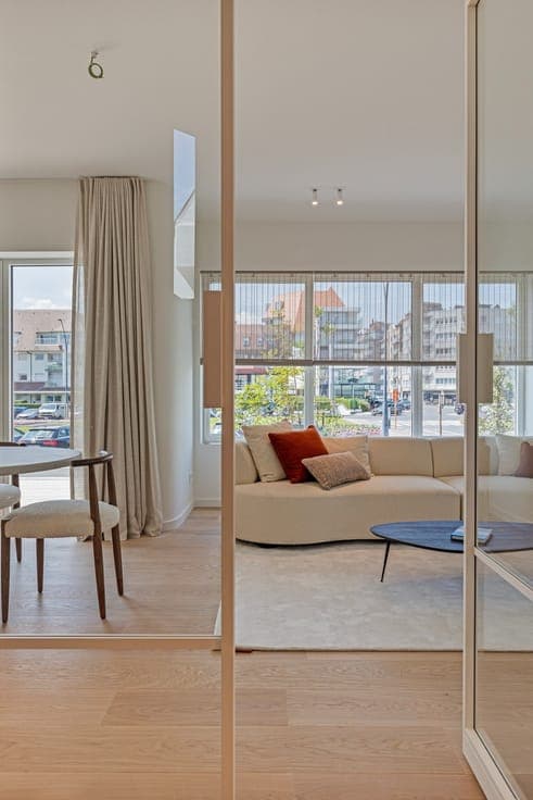 Exclusieve, volledig gerenoveerde hoekvilla met adembenem...