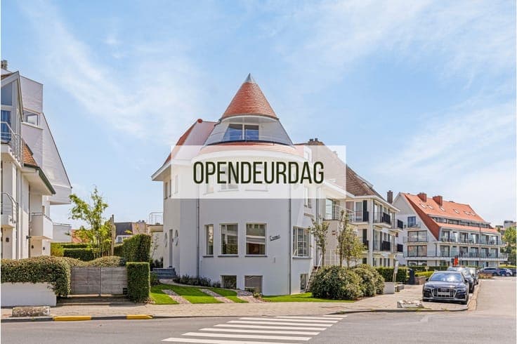 Exclusieve, volledig gerenoveerde hoekvilla met adembenem...