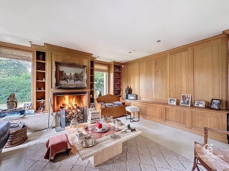 Charming 5-bedroom villa with swimming pool and tennis court