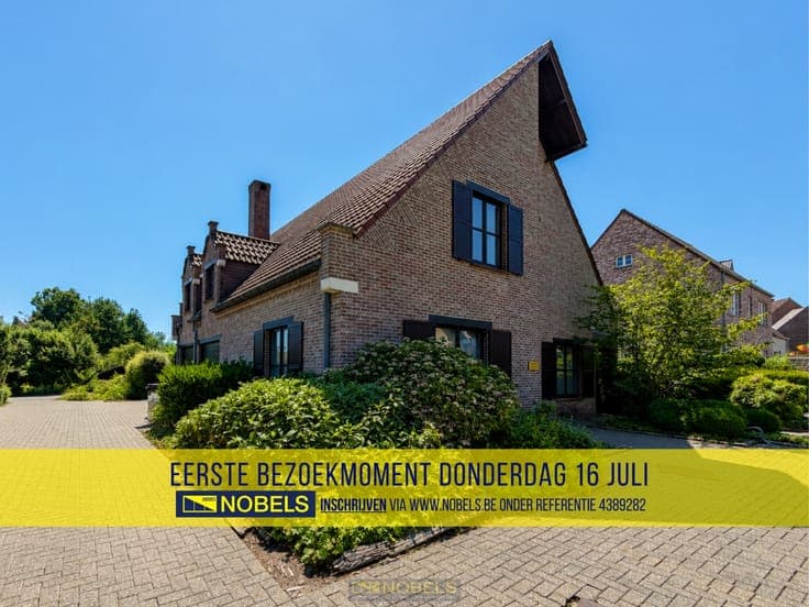 Te koop, Ruime villa met praktijkruimte en dubbele garage...