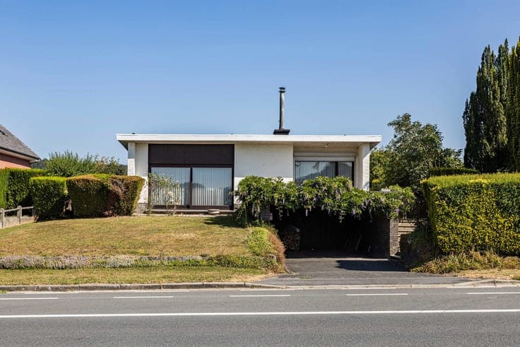 Ground floor villa with garden & garage, near the Muziekbos.