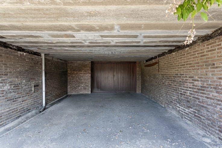 Ground floor villa with garden & garage, near the Muziekbos.